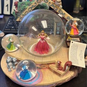 COPY - Cinderella Disney globe